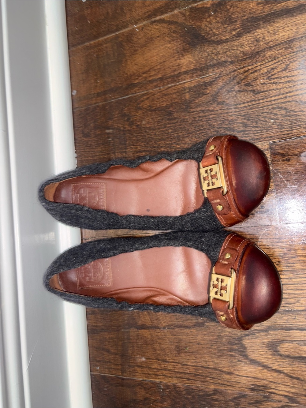 Tory Burch Leather-Tip Gray Women's Ballet Flats - Picture 5 of 5